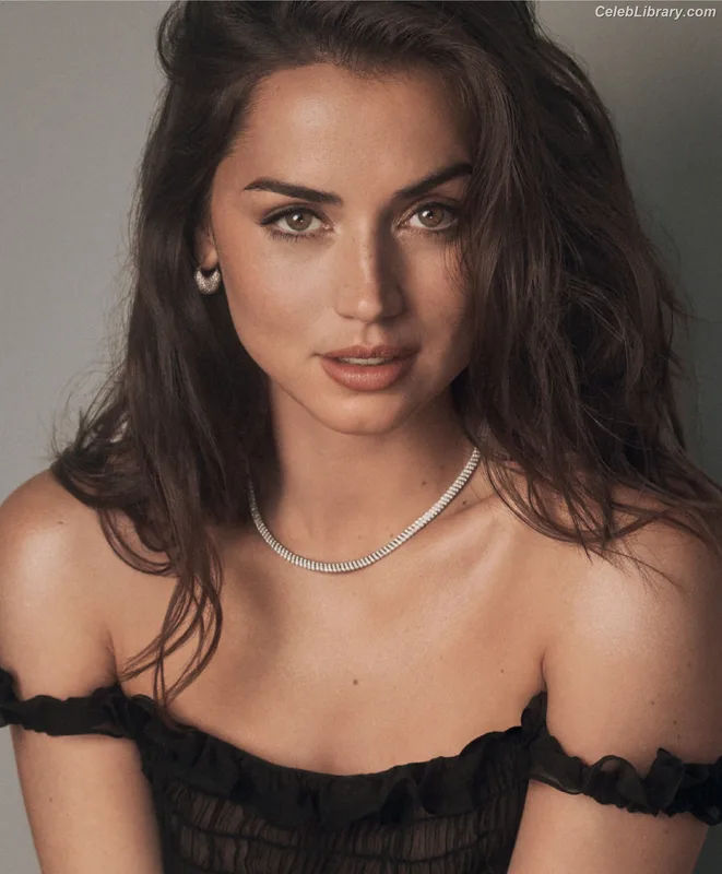 Ana de Armas photo 2 of 3418