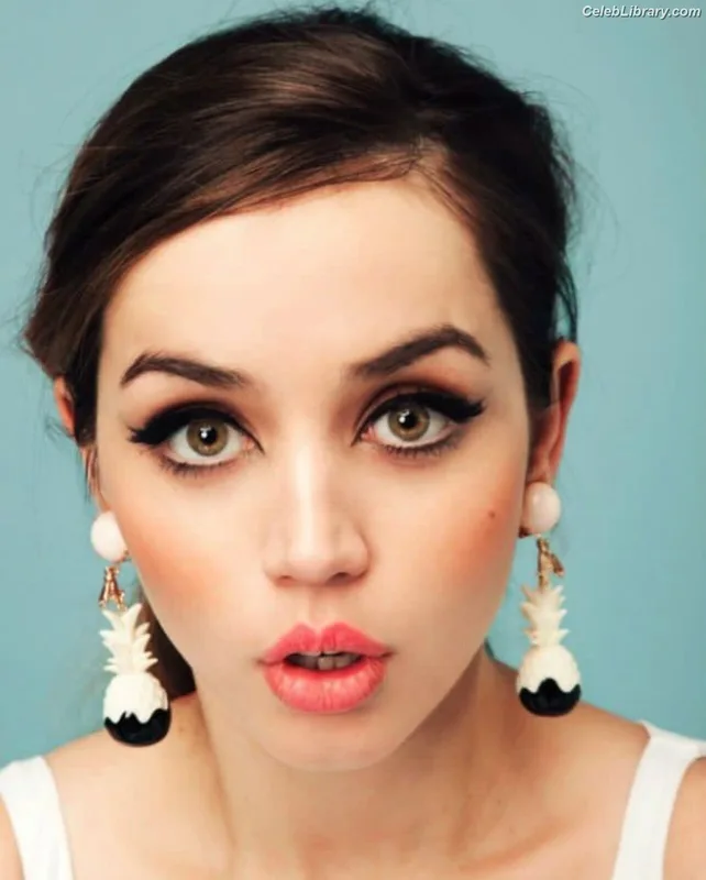 Ana de Armas photo 6 of 3418