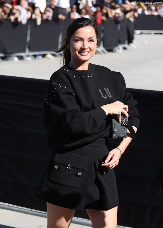 Ana de Armas photo 4 of 3418