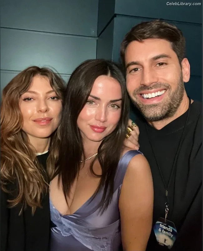 Ana de Armas photo 10 of 3418