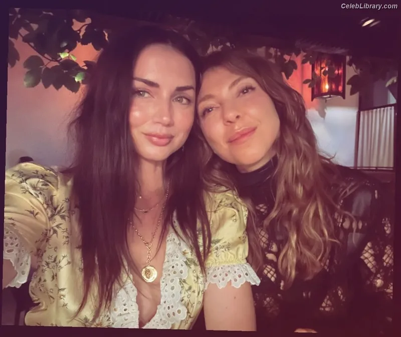 Ana de Armas photo 12 of 3418
