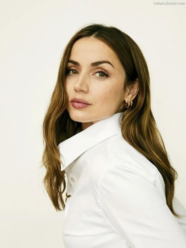 Ana de Armas photo 1 of 3418