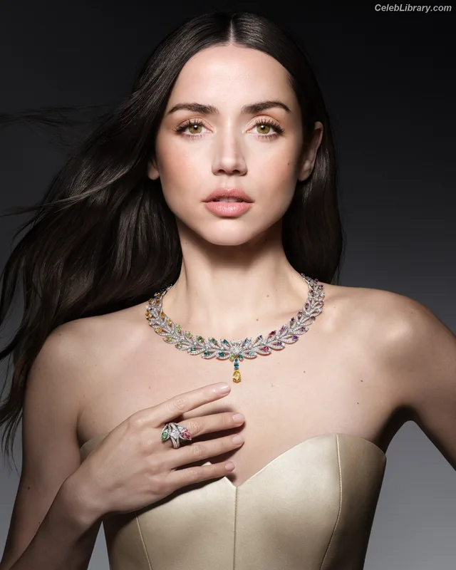 Ana de Armas photo 4 of 3418