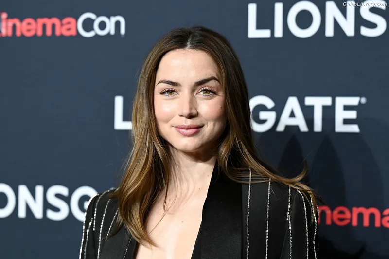 Ana de Armas photo 13 of 3418