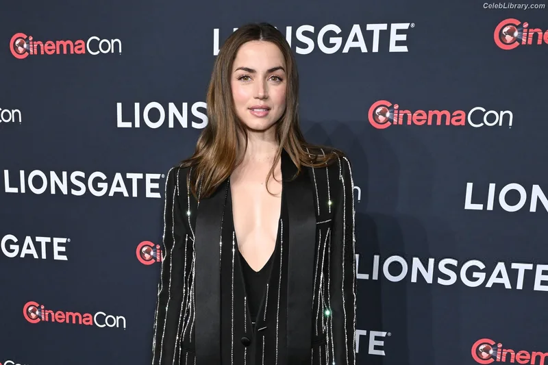 Ana de Armas photo 16 of 3418