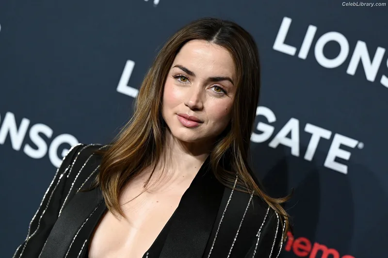 Ana de Armas photo 14 of 3418
