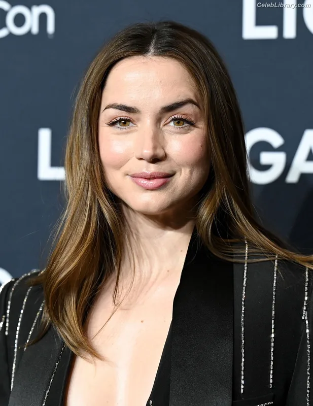 Ana de Armas photo 15 of 3418