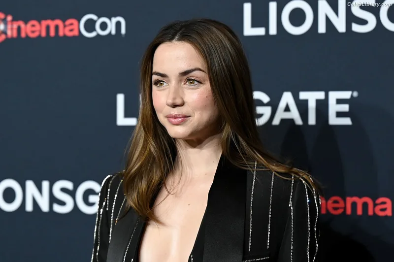 Ana de Armas photo 19 of 3418