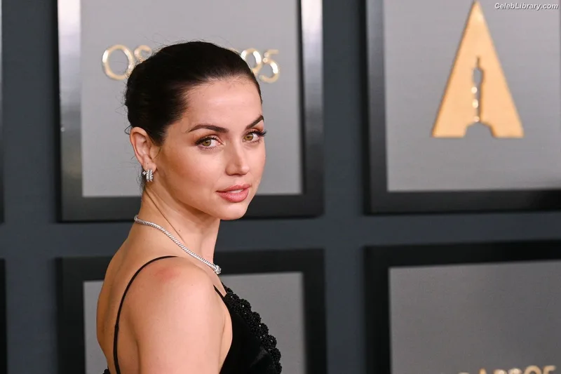 Ana de Armas photo 17 of 3418
