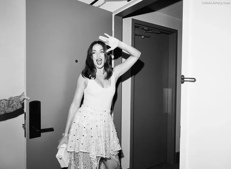 Ana de Armas photo 8 of 3418