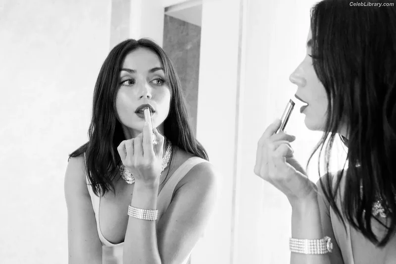 Ana de Armas photo 10 of 3418