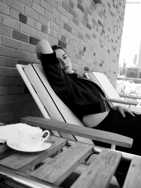 Ana de Armas photo 8 of 3418