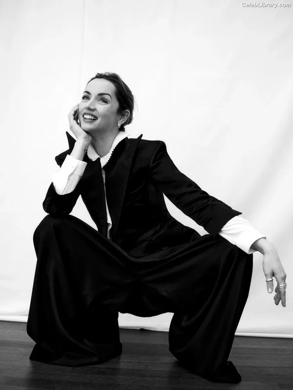 Ana de Armas photo 18 of 3418
