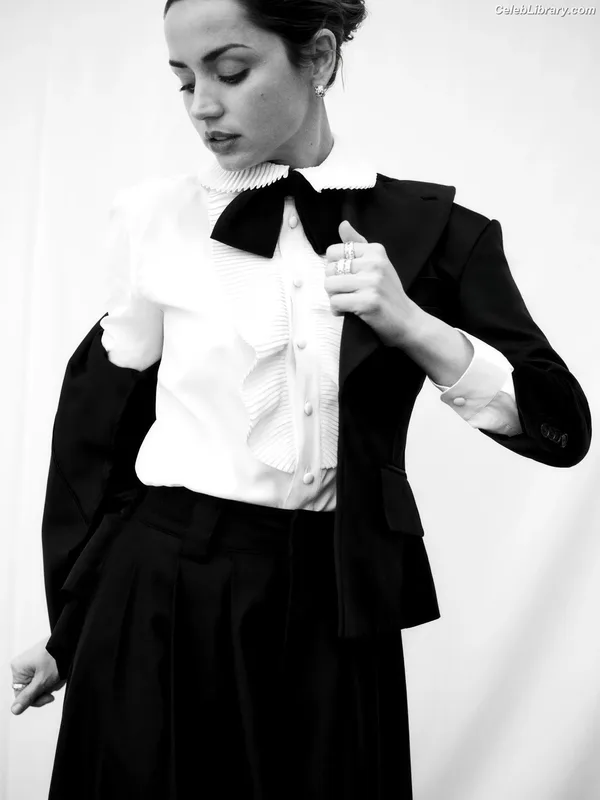 Ana de Armas photo 19 of 3418