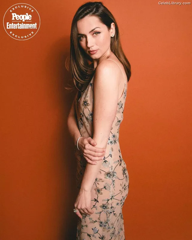 Ana de Armas photo 17 of 3418
