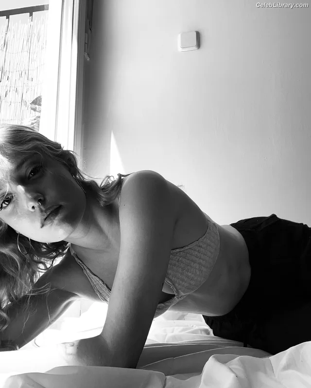 Ana Garcés photo 7 of 76