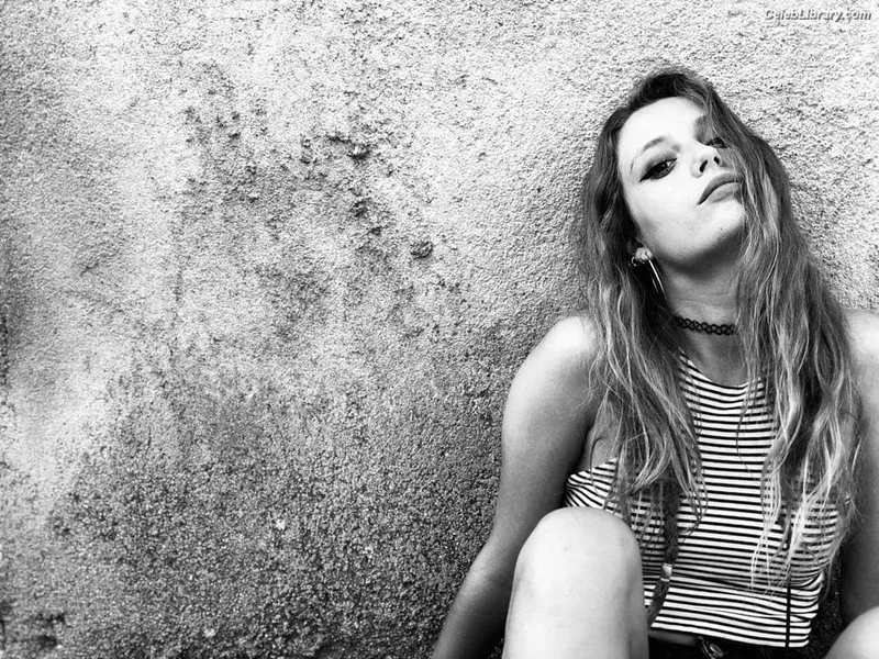 Ana Garcés photo 5 of 76