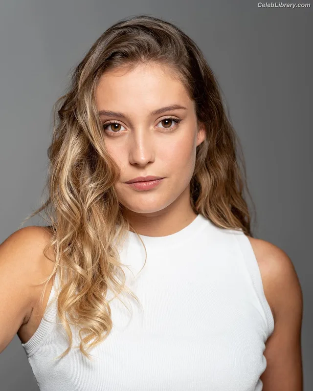 Ana Garcés photo 14 of 76
