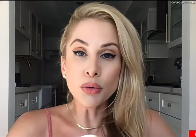 Ana Kasparian photo 3 of 214