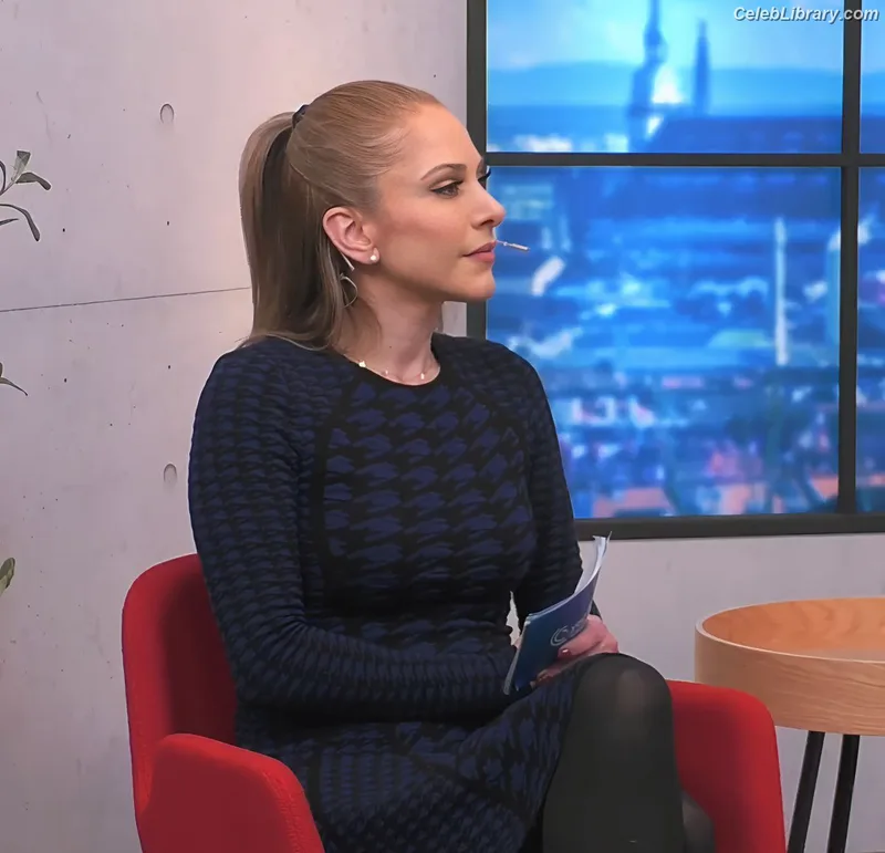 Ana Kasparian photo 12 of 214