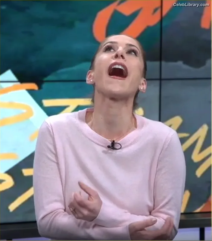 Ana Kasparian photo 11 of 214