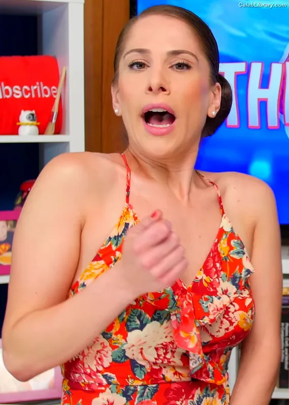 Ana Kasparian photo 6 of 214