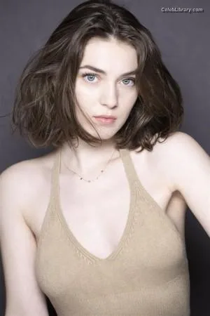 Anamaria Vartolomei photo 1 of 13