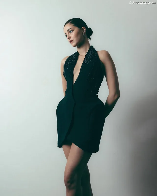 Ananya Pandey photo 2 of 293