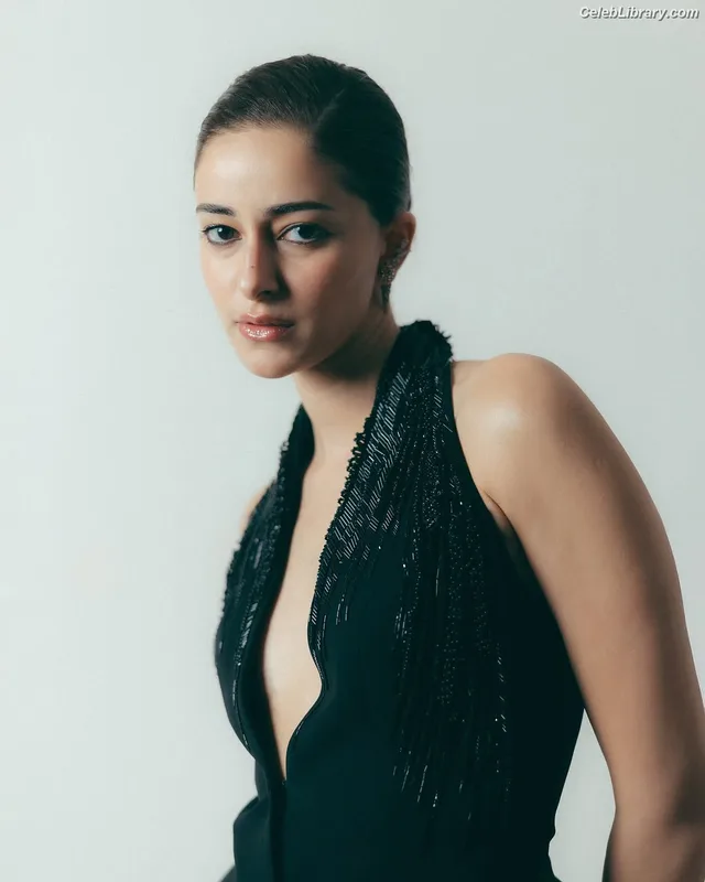 Ananya Pandey photo 5 of 293