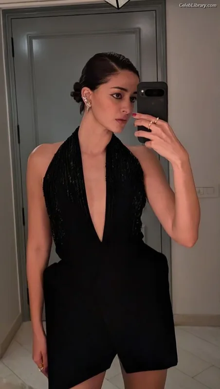 Ananya Pandey photo 10 of 293