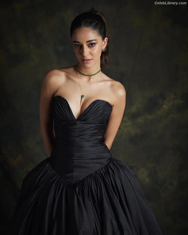 Ananya Pandey photo 8 of 293