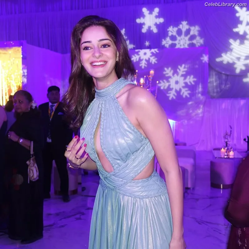 Ananya Pandey photo 13 of 293