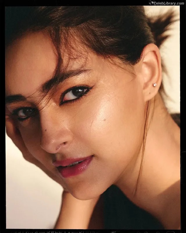 Ananya Pandey photo 2 of 293
