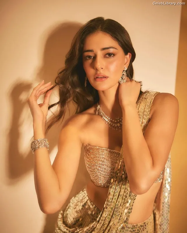Ananya Pandey photo 4 of 293