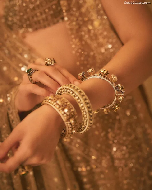 Ananya Pandey photo 24 of 293