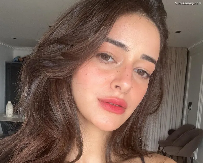Ananya Pandey photo 10 of 293