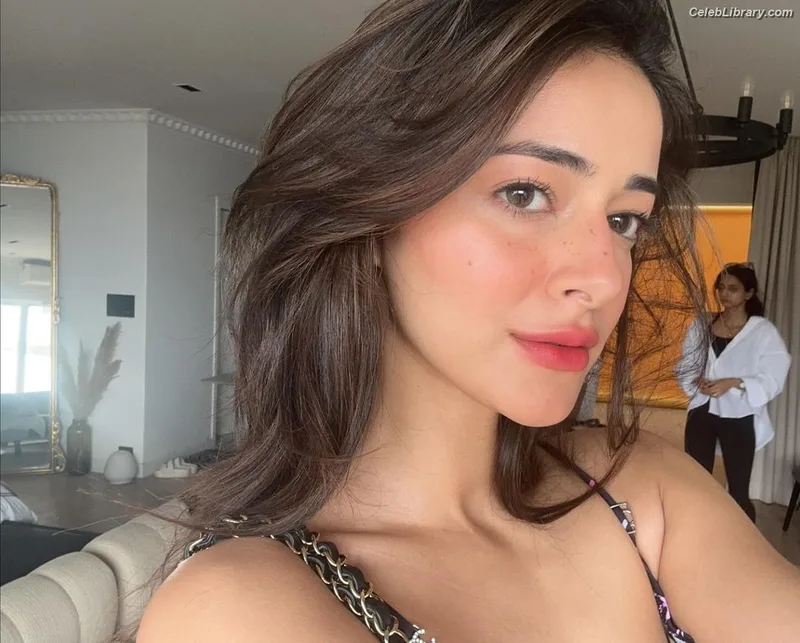 Ananya Pandey photo 12 of 293