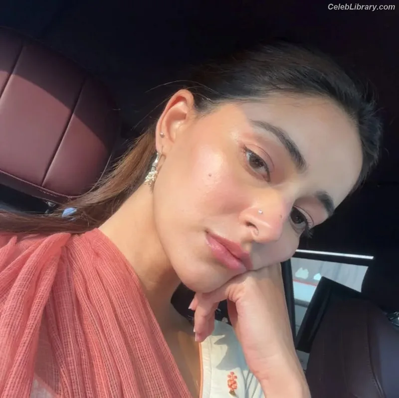 Ananya Pandey photo 14 of 293