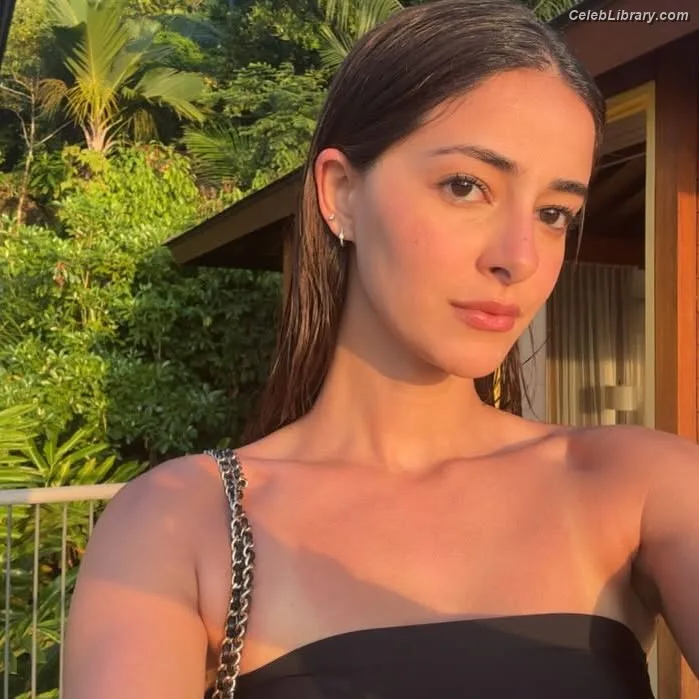 Ananya Pandey photo 14 of 293