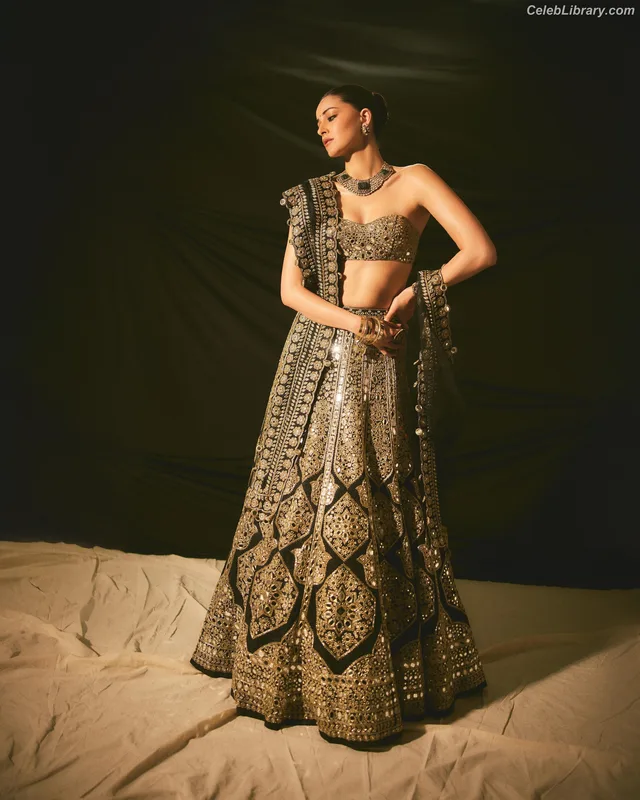 Ananya Pandey photo 17 of 293