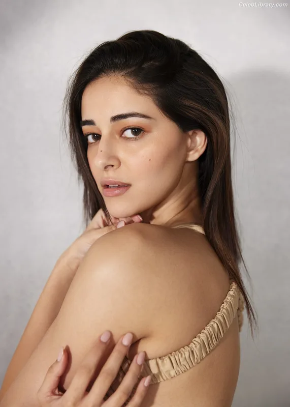 Ananya Pandey photo 3 of 293