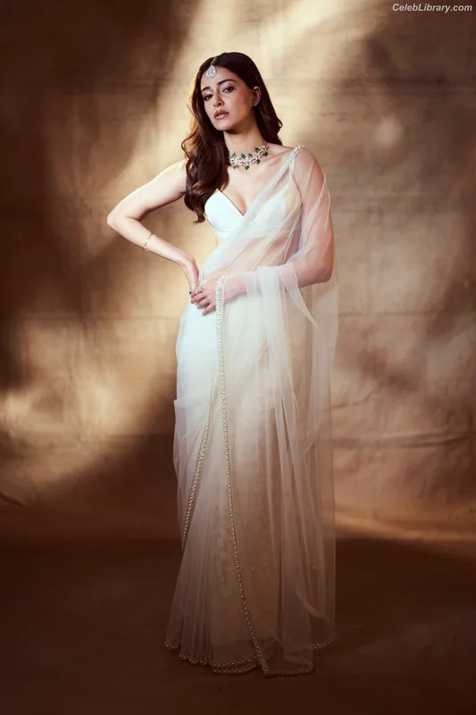 Ananya Pandey photo 1 of 293