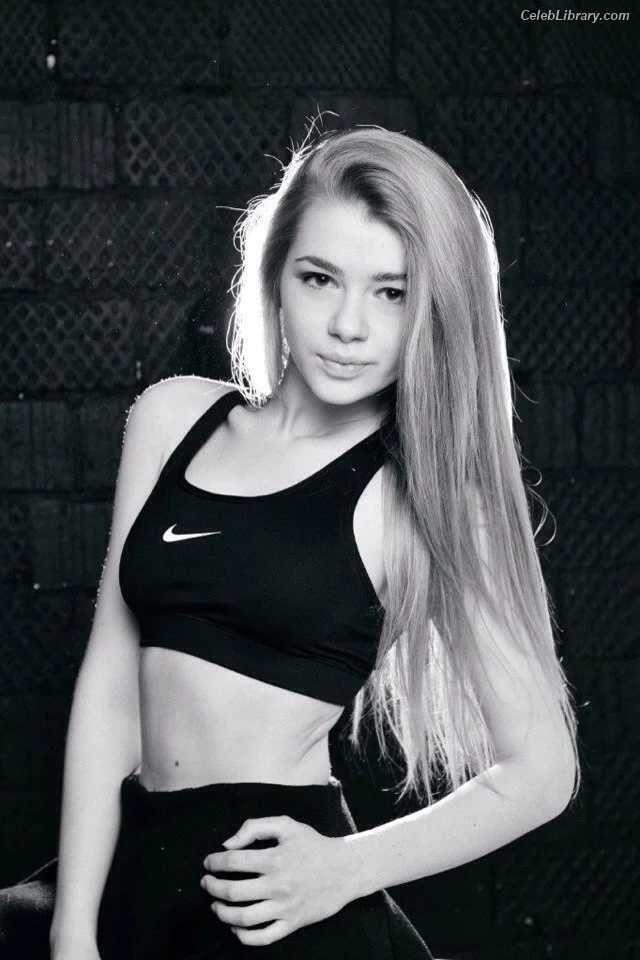 Anastasiya Ukolova photo 4 of 49