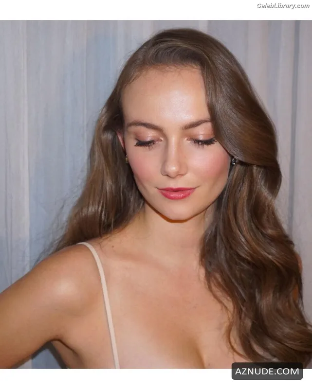 Andi Matichak photo 16 of 54