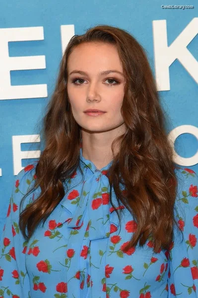Andi Matichak photo 7 of 54