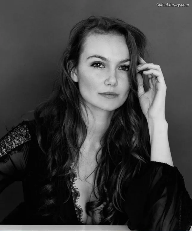 Andi Matichak photo 3 of 54