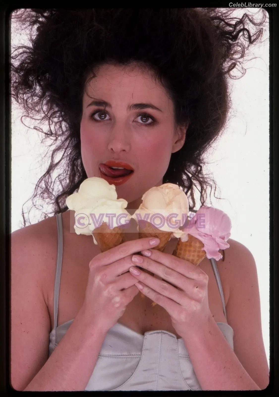 Andie MacDowell photo 13 of 41