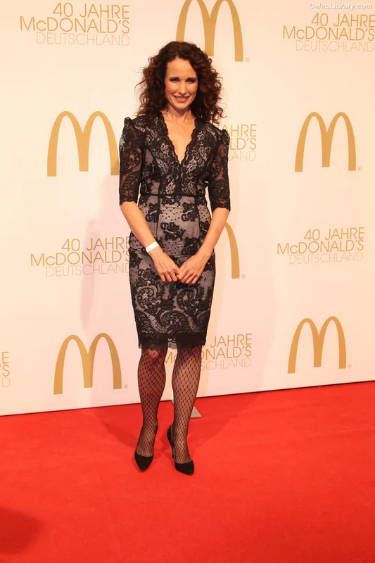 Andie MacDowell photo 4 of 42