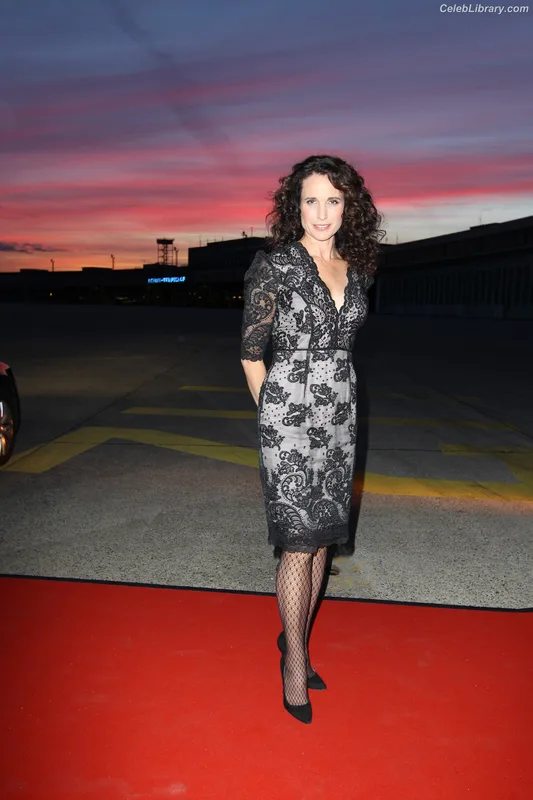 Andie MacDowell photo 5 of 42