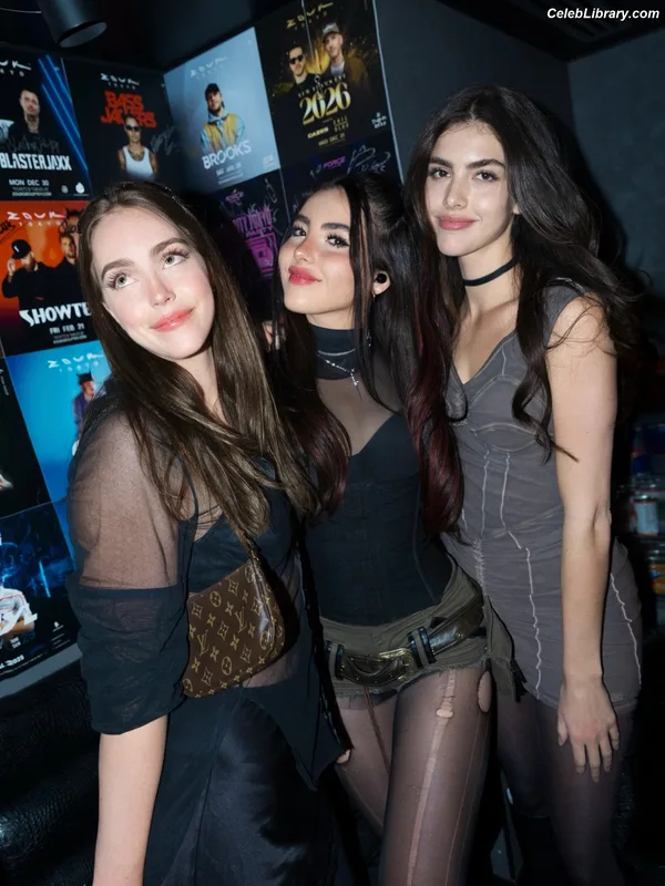 Andrea Botez photo 1 of 2469